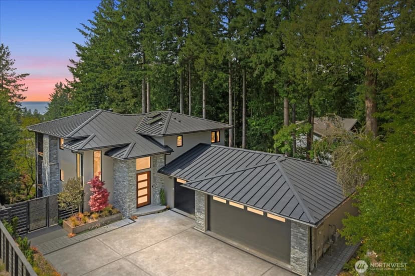 Property photo for 6907 160th Street Sw, Edmonds photo 2