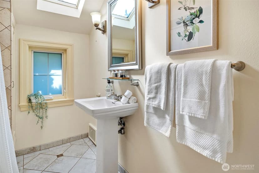 Property photo for 88 N Orchard Road, Tacoma photo 18