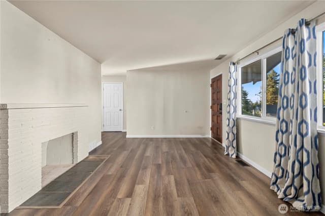 Property photo for 25416 31st Avenue S, Kent photo 5