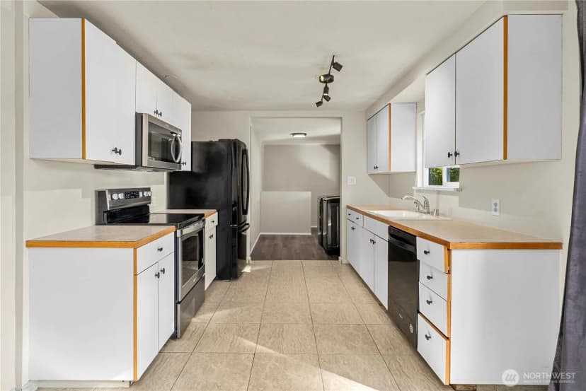 Property photo for 25416 31st Avenue S, Kent photo 10