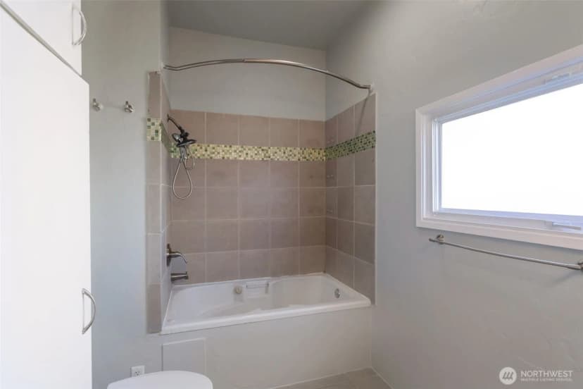 Property photo for 1812 22nd Street, Everett photo 9