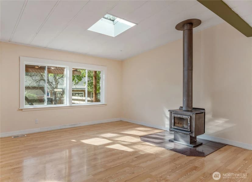 Property photo for 2055 Victoria Avenue, Port Townsend photo 8