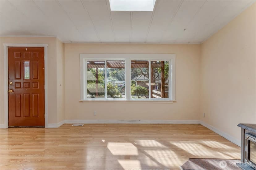 Property photo for 2055 Victoria Avenue, Port Townsend photo 7