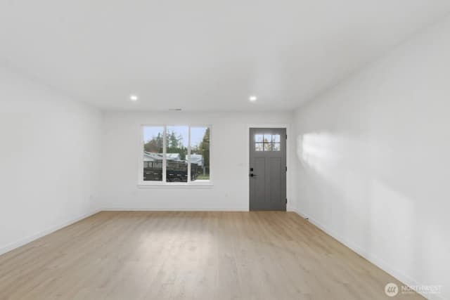 Property photo for 101 Skyline Drive, Elma photo 2