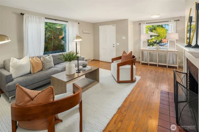Property photo for 2015 N 143 Street, Seattle photo 4