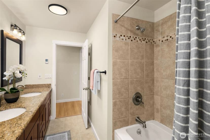Property photo for 20420 Ne Woodinville Duvall Road, Woodinville photo 21