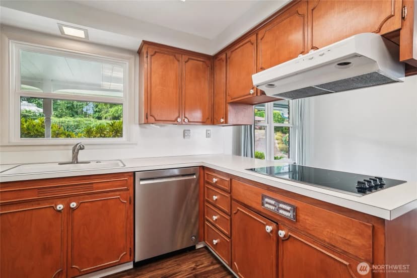Property photo for 715 35th Street, Everett photo 11