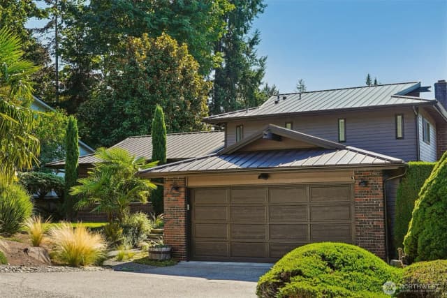 Property photo for 14919 Ne 10th Place, Bellevue