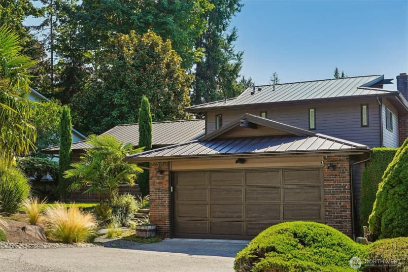 Property photo for 14919 Ne 10th Place, Bellevue