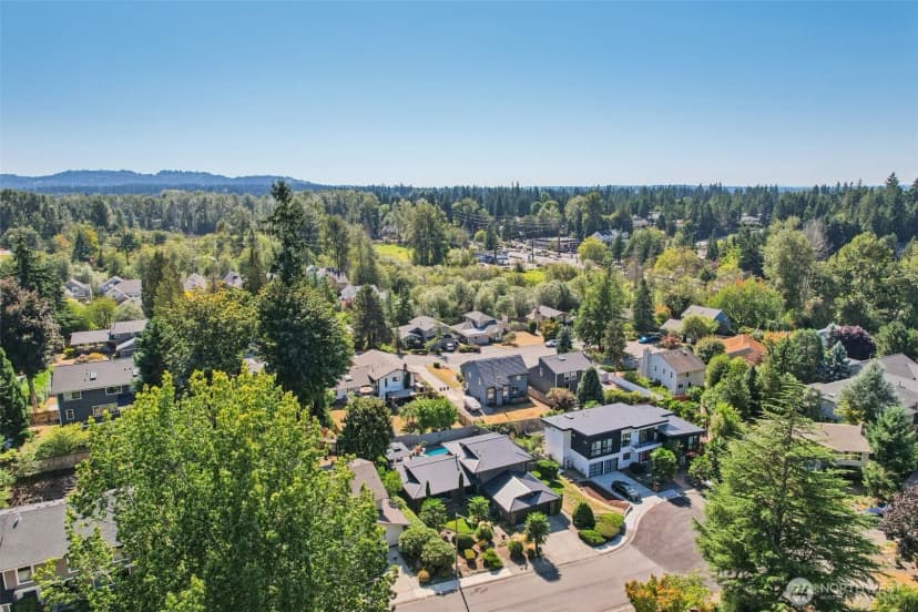 Property photo for 14919 Ne 10th Place, Bellevue photo 37