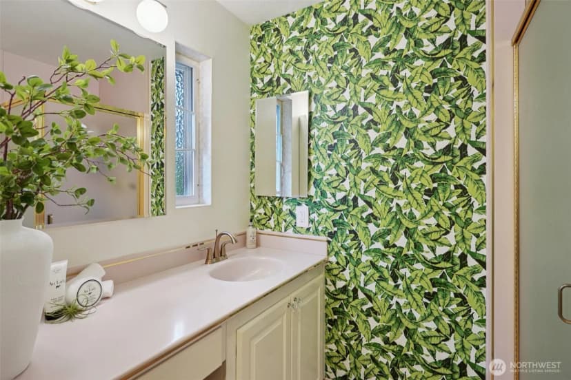 Property photo for 14919 Ne 10th Place, Bellevue photo 25