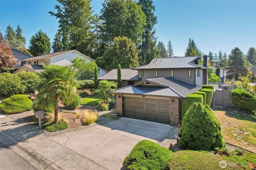 Property photo for 14919 Ne 10th Place, Bellevue photo 2