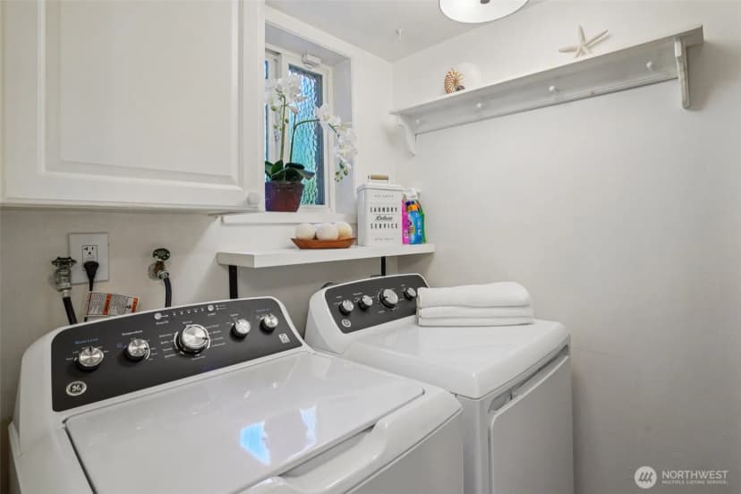 Property photo for 14919 Ne 10th Place, Bellevue photo 22