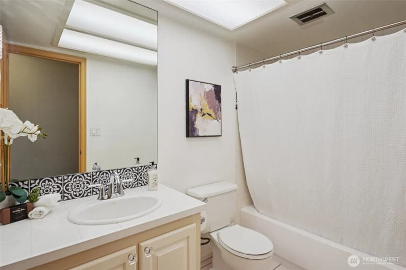 Property photo for 14919 Ne 10th Place, Bellevue photo 28
