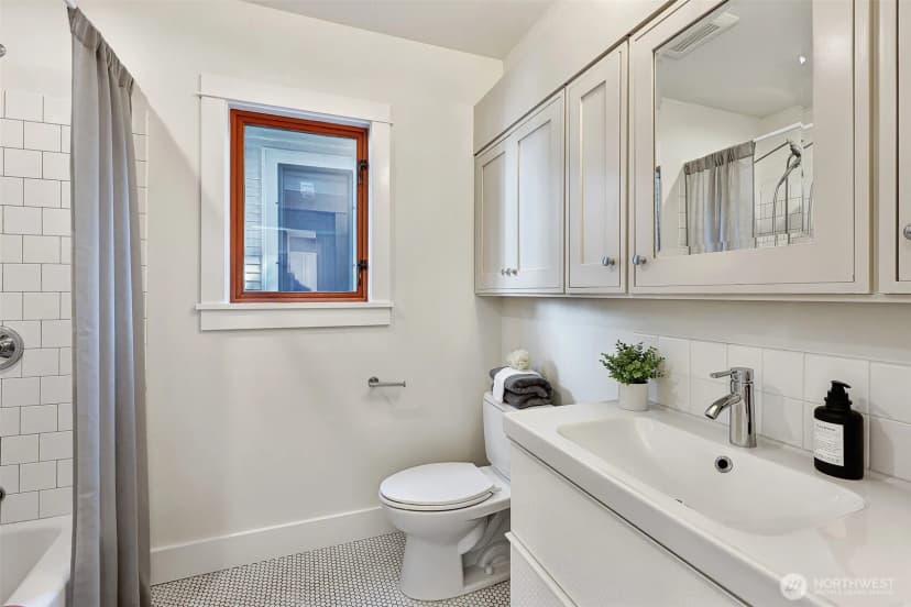 Property photo for 2219 N 59th Street, Seattle photo 21