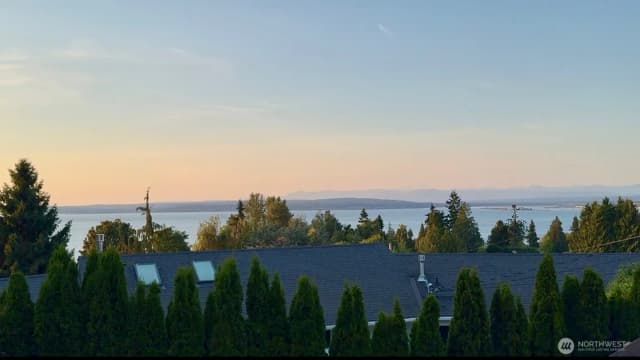 Property photo for 5004 27th Avenue W, Everett photo 2