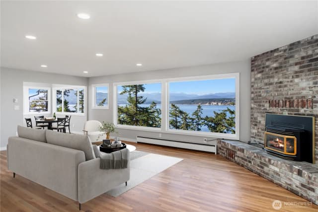 Property photo for 111 W Vancouver Drive, Port Townsend photo 2