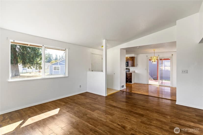 Property photo for 727 Salzburg Se, Olympia photo 10