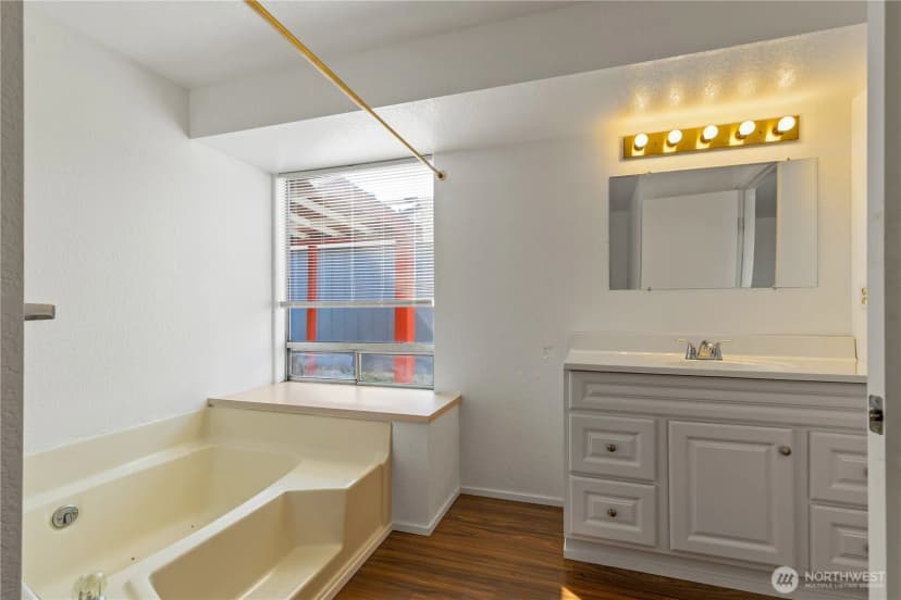 Property photo for 727 Salzburg Se, Olympia photo 18