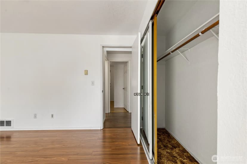 Property photo for 727 Salzburg Se, Olympia photo 19