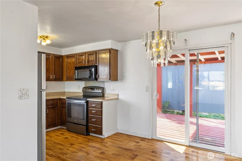Property photo for 727 Salzburg Se, Olympia photo 13