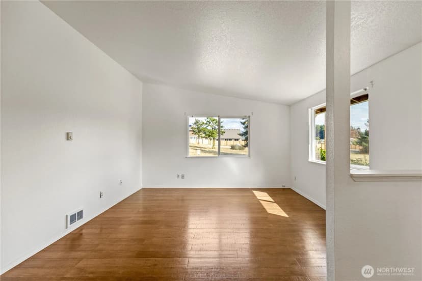 Property photo for 727 Salzburg Se, Olympia photo 8