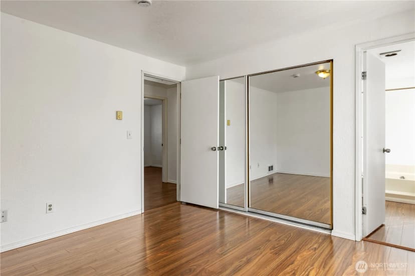 Property photo for 727 Salzburg Se, Olympia photo 16