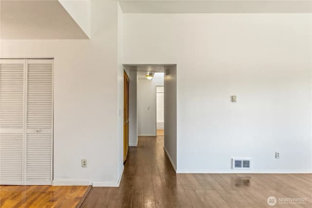 Property photo for 727 Salzburg Se, Olympia photo 3