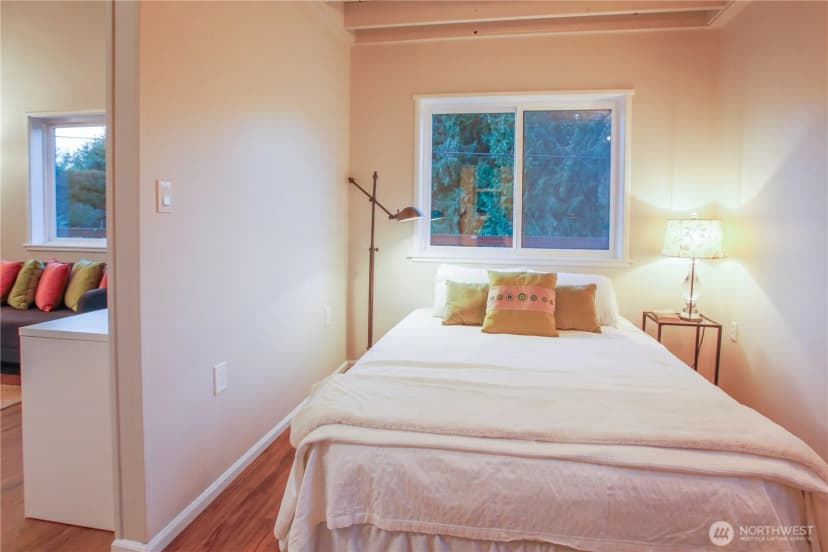 Property photo for 4318 Douglas Street, Langley photo 5