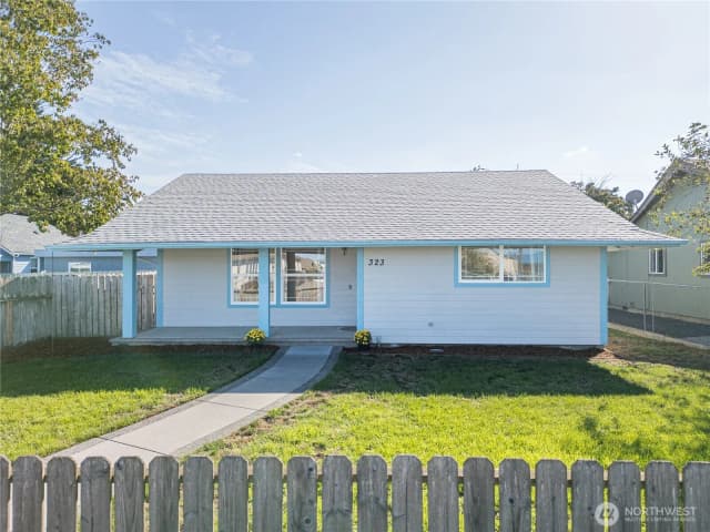 Property photo for 323 W Fir Street, Sequim photo 2