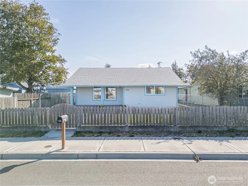 Property photo for 323 W Fir Street, Sequim photo 3