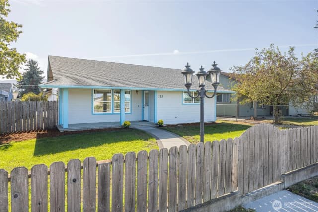 Property photo for 323 W Fir Street, Sequim