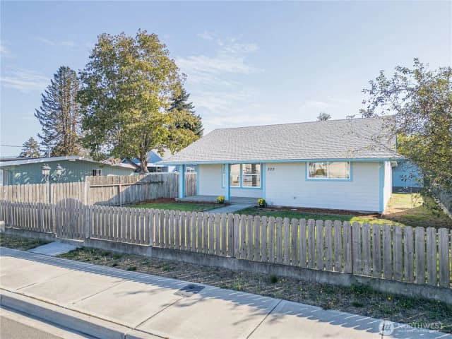 Property photo for 323 W Fir Street, Sequim photo 4