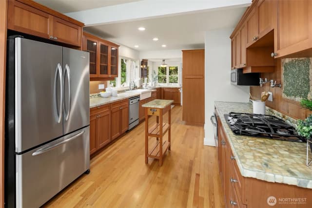 Property photo for 3408 134th Avenue Ne, Bellevue photo 3