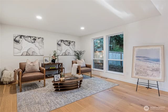 Property photo for 220 210th Avenue Ne, Sammamish photo 5