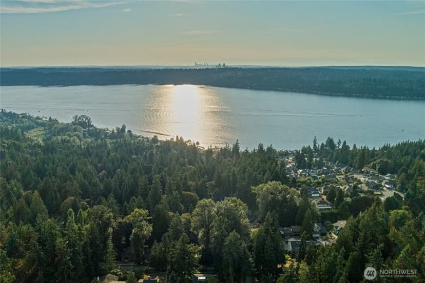 Property photo for 220 210th Avenue Ne, Sammamish photo 31