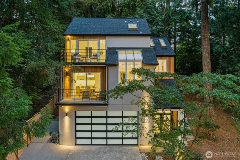 Property photo for 220 210th Avenue Ne, Sammamish
