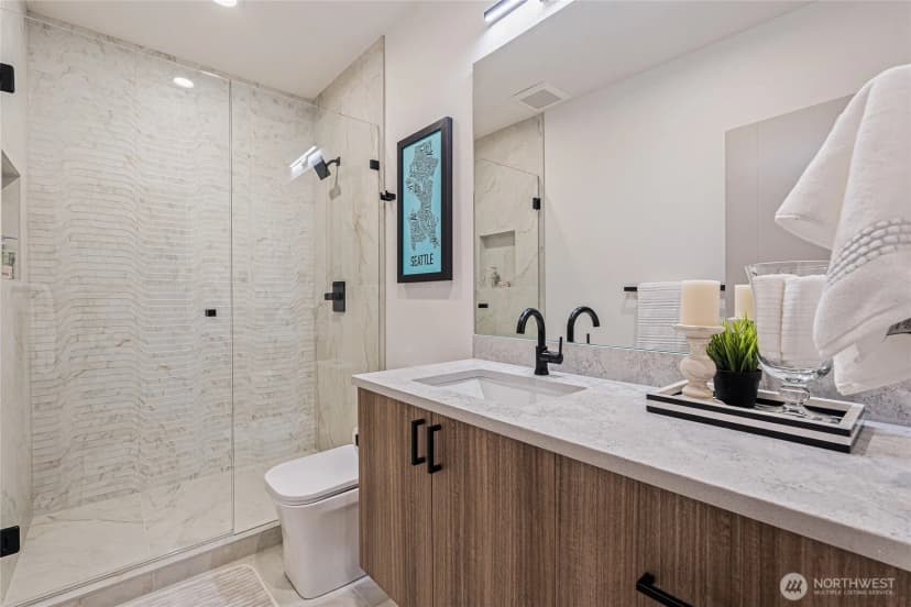Property photo for 220 210th Avenue Ne, Sammamish photo 16