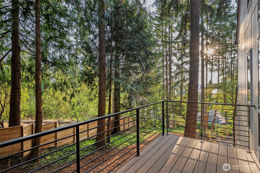 Property photo for 220 210th Avenue Ne, Sammamish photo 26