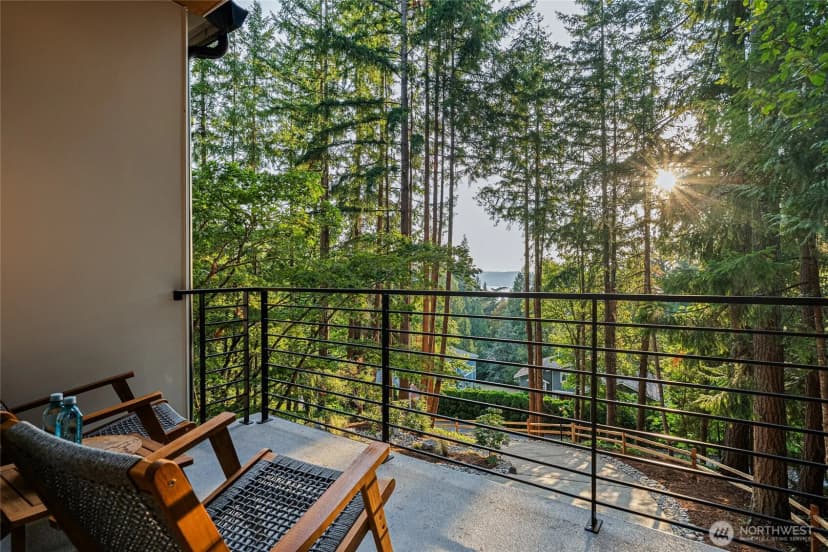 Property photo for 220 210th Avenue Ne, Sammamish photo 22