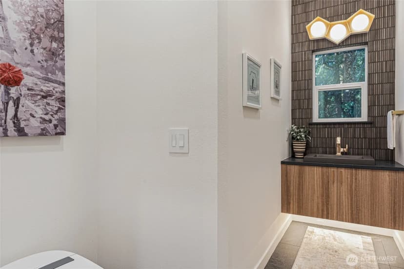 Property photo for 220 210th Avenue Ne, Sammamish photo 14