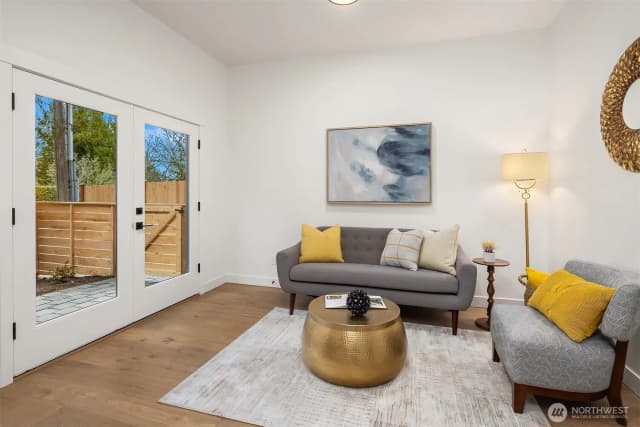 Property photo for 13548 39th Avenue Ne #b, Seattle photo 3