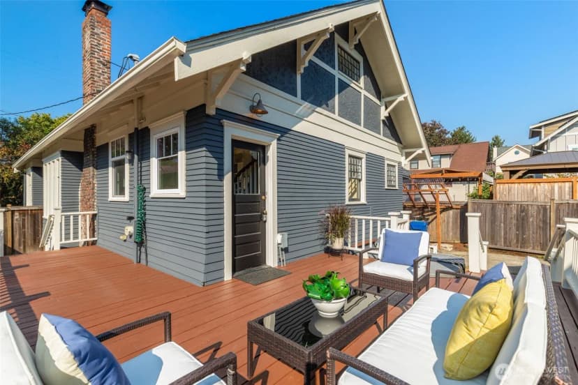Property photo for 5108 Meridian Avenue N, Seattle photo 18