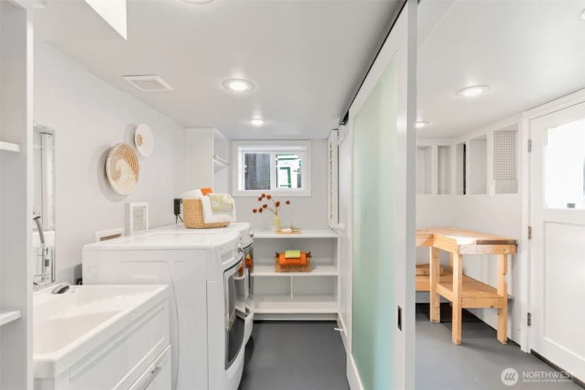 Property photo for 5108 Meridian Avenue N, Seattle photo 14