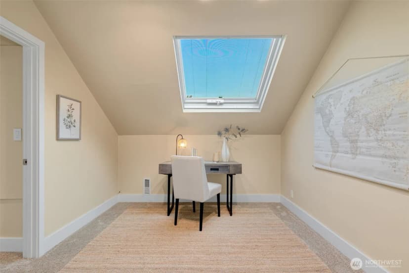 Property photo for 5108 Meridian Avenue N, Seattle photo 9