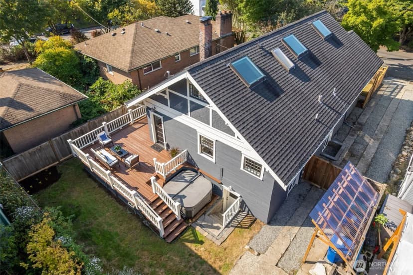 Property photo for 5108 Meridian Avenue N, Seattle photo 20