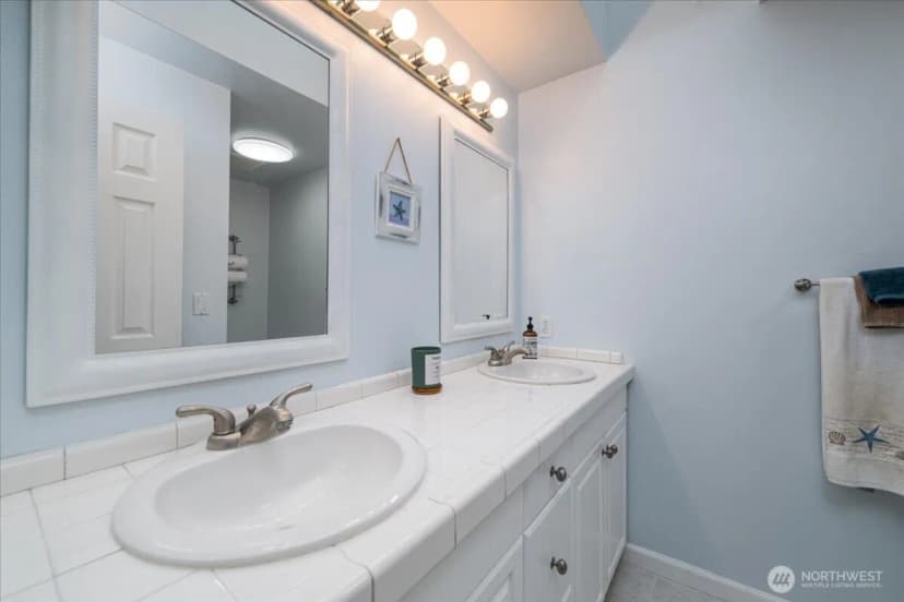 Property photo for 11642 Ne 135th Street, Kirkland photo 20