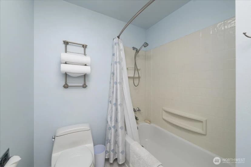 Property photo for 11642 Ne 135th Street, Kirkland photo 21