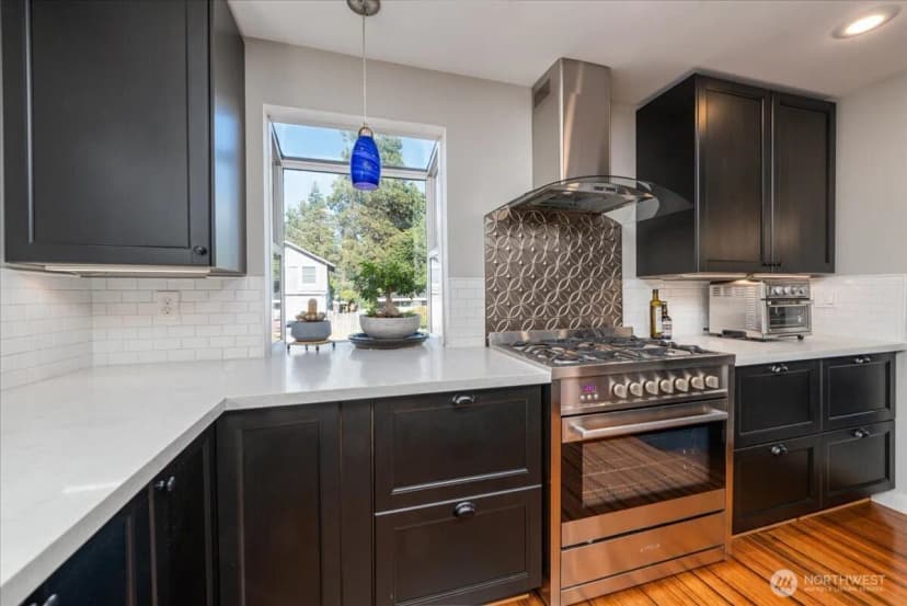 Property photo for 11642 Ne 135th Street, Kirkland photo 10