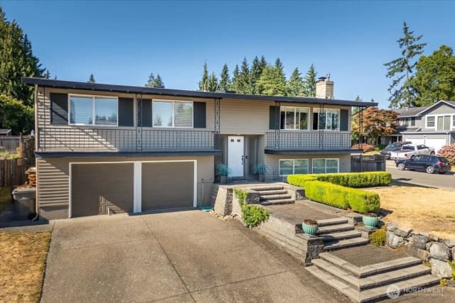 Property photo for 11642 Ne 135th Street, Kirkland photo 3